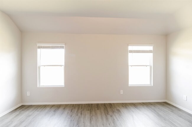 Building Photo - 2534 Grayling Dr