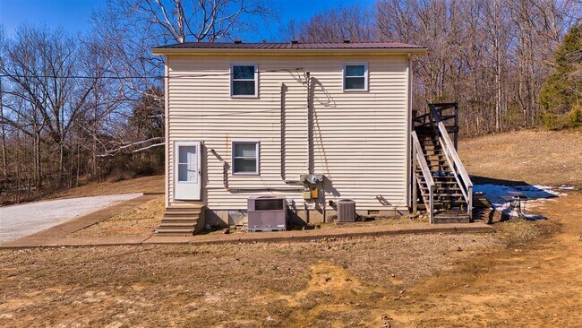 Building Photo - 2426 Lewisburg Rd