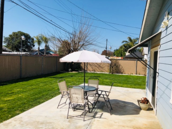 Building Photo - 0000 W Andrews