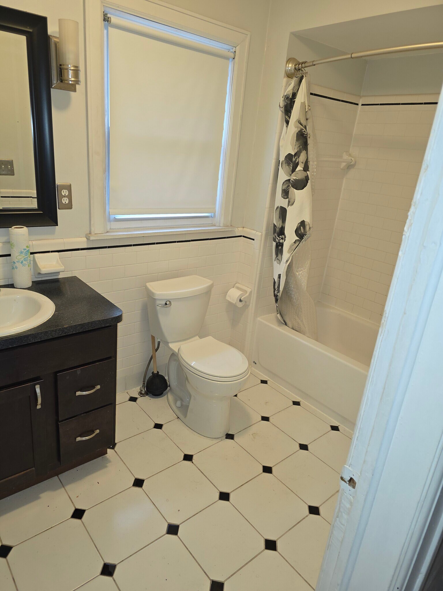 Bathroom - 3821 Shady Ln