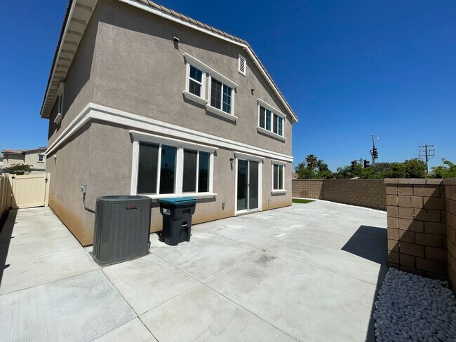 Building Photo - 5-Bedroom Home, Including In-Law Suite, in...