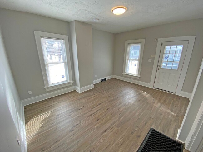 Building Photo - Burkhardt Home : **MOVE-IN SPECIAL: 100% O...