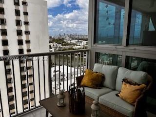 Building Photo - 2655 Collins Ave