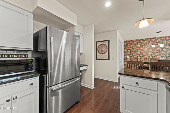 Building Photo - 19 Sarazen St