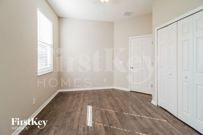 Building Photo - 14832 Faberge Dr