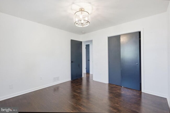 Building Photo - 448 Summers Dr