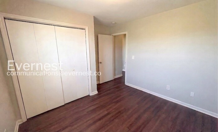 Building Photo - 183 Cloverbrook Dr