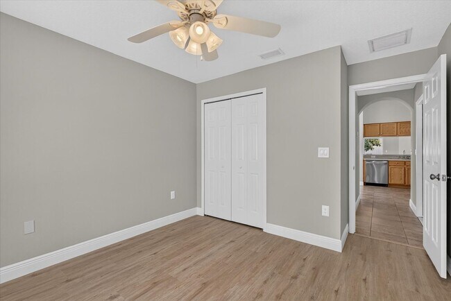 Building Photo - 557 Lindsay Anne Ct