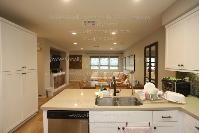 Building Photo - 3320 W Mirano Dr