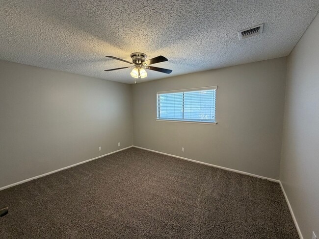 Building Photo - WELCOME HOME TO NORTHERN HILLS GOLF COMMUN...