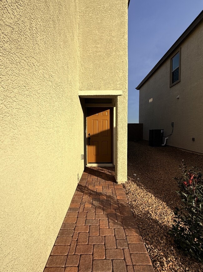 Building Photo - 6038 Swift Lariat St