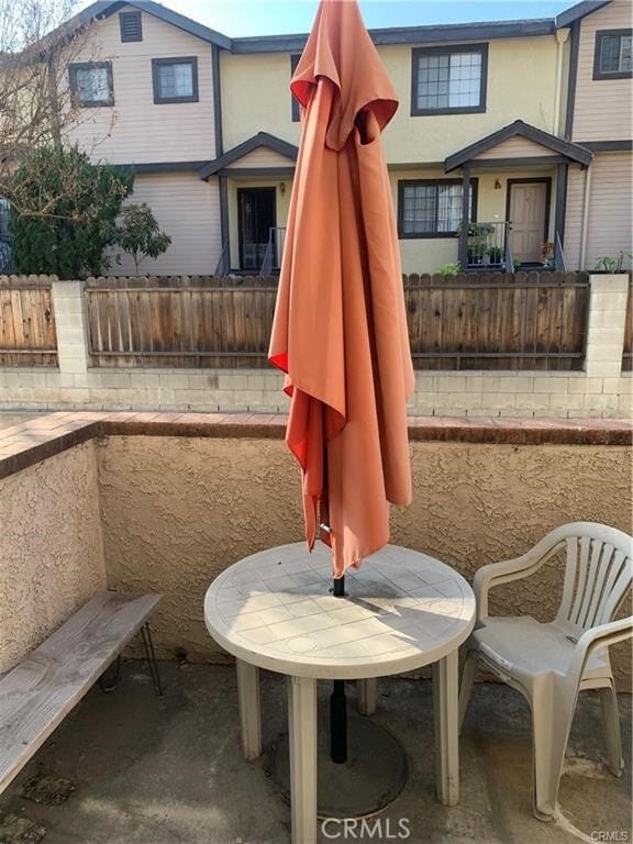 Building Photo - 521 W Duarte Rd