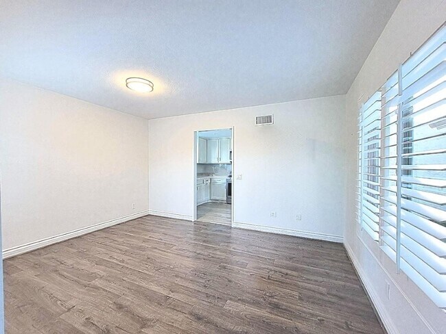 Building Photo - 28506 Barbosa