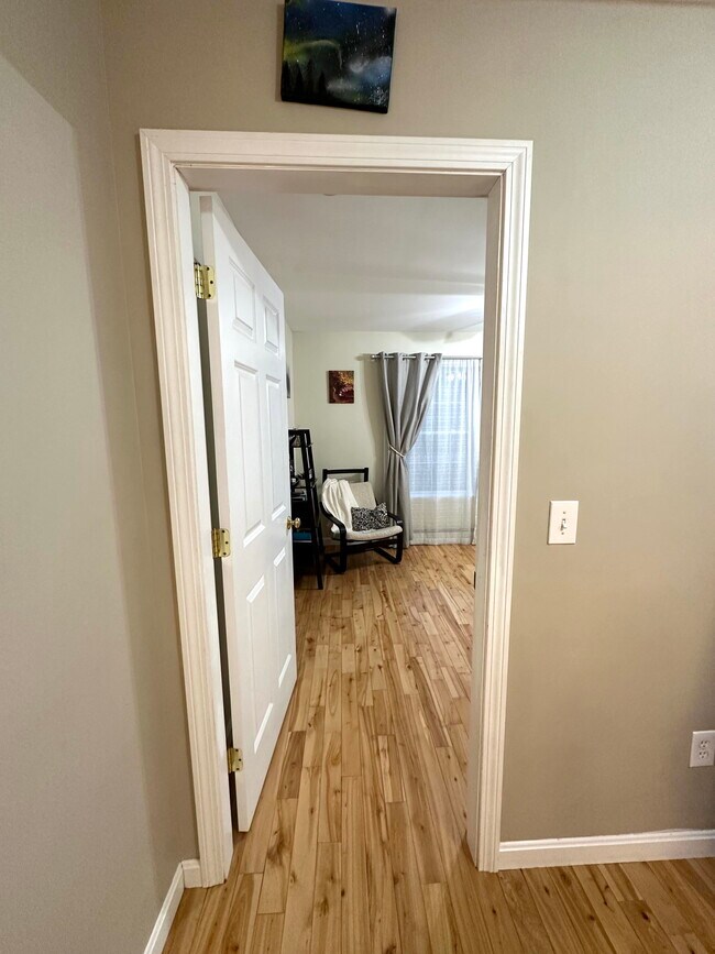 Building Photo - 39 River Village Dr