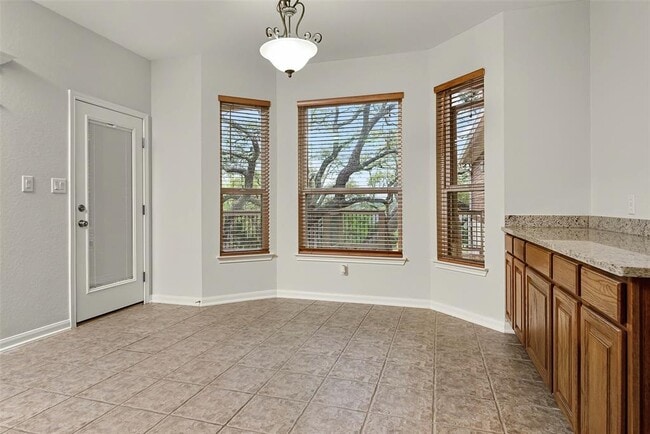 Building Photo - 2220 Comal Springs