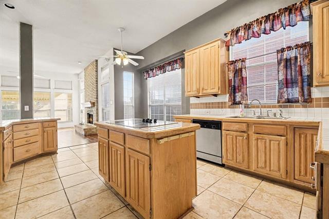 Building Photo - 1005 Creek Bend