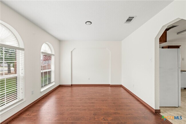 Building Photo - 1706 Bristol Dr