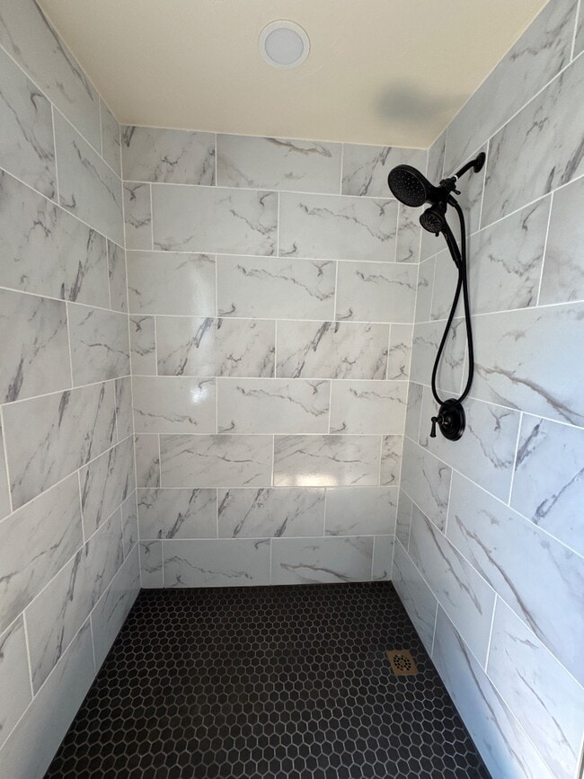 Building Photo - 4190 Blackpool Trail