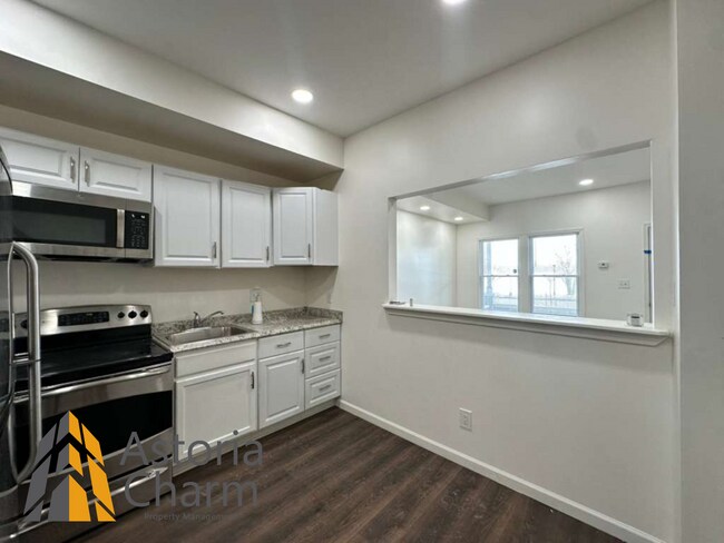 Building Photo - 3 Bedroom Plus Two Dens with Finished Basement on Harford Road