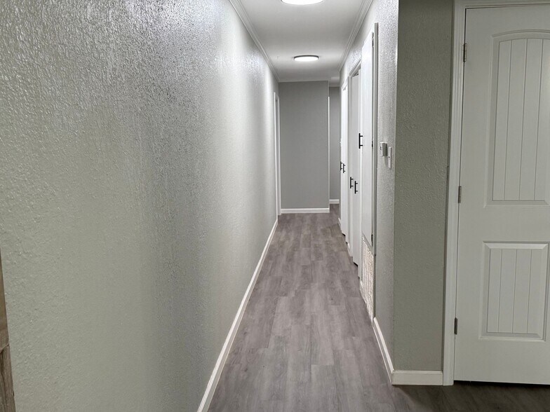 Building Photo - 4121 Willowoak Dr