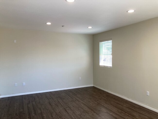 Building Photo - 10201 Mountair Ave