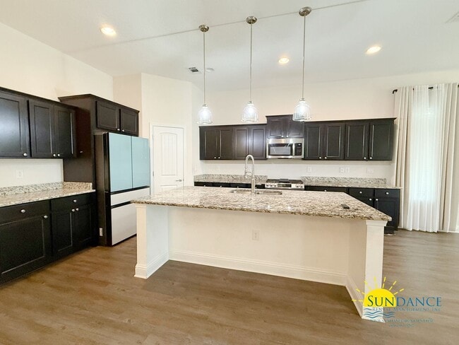 Building Photo - Spacious 4 Bedroom Home in Crestview’s Brooke Estates!