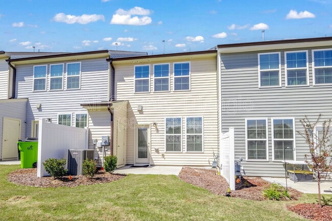 Building Photo - 1364 Scholar Dr