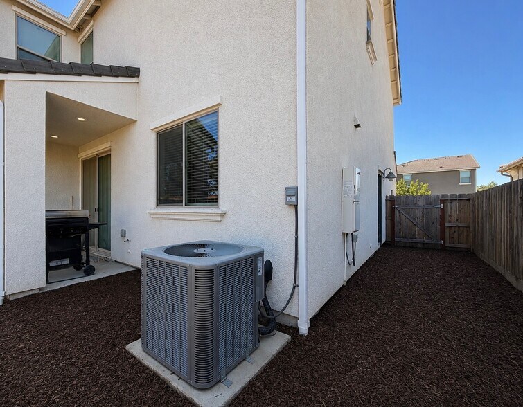Building Photo - 11449 N Via Campagna Dr