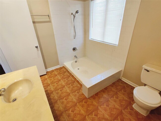 Building Photo - 5346 Randon Rd