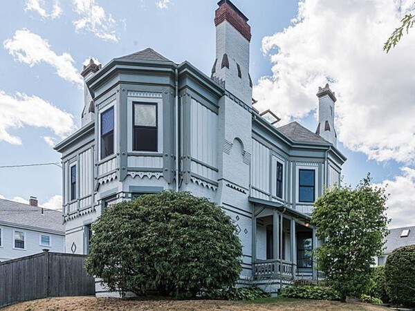 Building Photo - 832 Belmont St