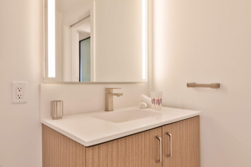 Building Photo - 60 Kilmarnock St