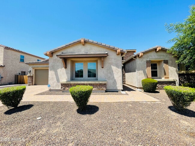 Building Photo - 3104 E Wildhorse Ct