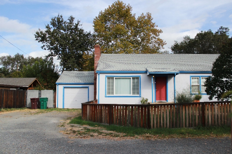 Building Photo - 1010 S Cloverdale Blvd