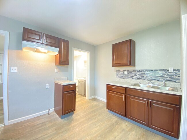 Building Photo - Finley St. 3217