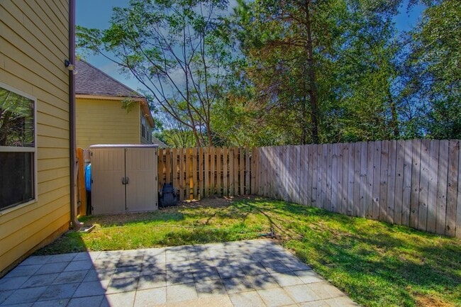 Building Photo - 1907 Westminster Dr