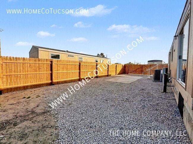 Building Photo - 9950 N El Uno Minor