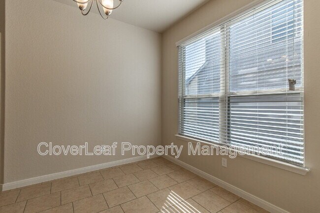 Building Photo - 5167 Top Ridge Ln