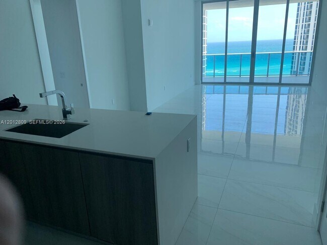 Building Photo - 17550 Collins Ave