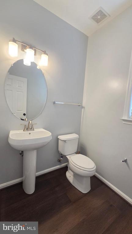 Building Photo - 7659 Shuttington Dr