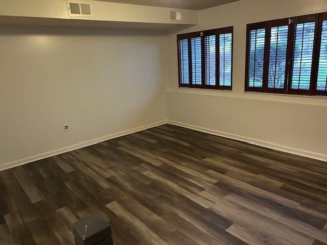 Building Photo - 1099d Riverside Dr