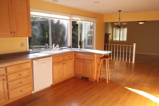 Building Photo - 3863 Campolindo Dr