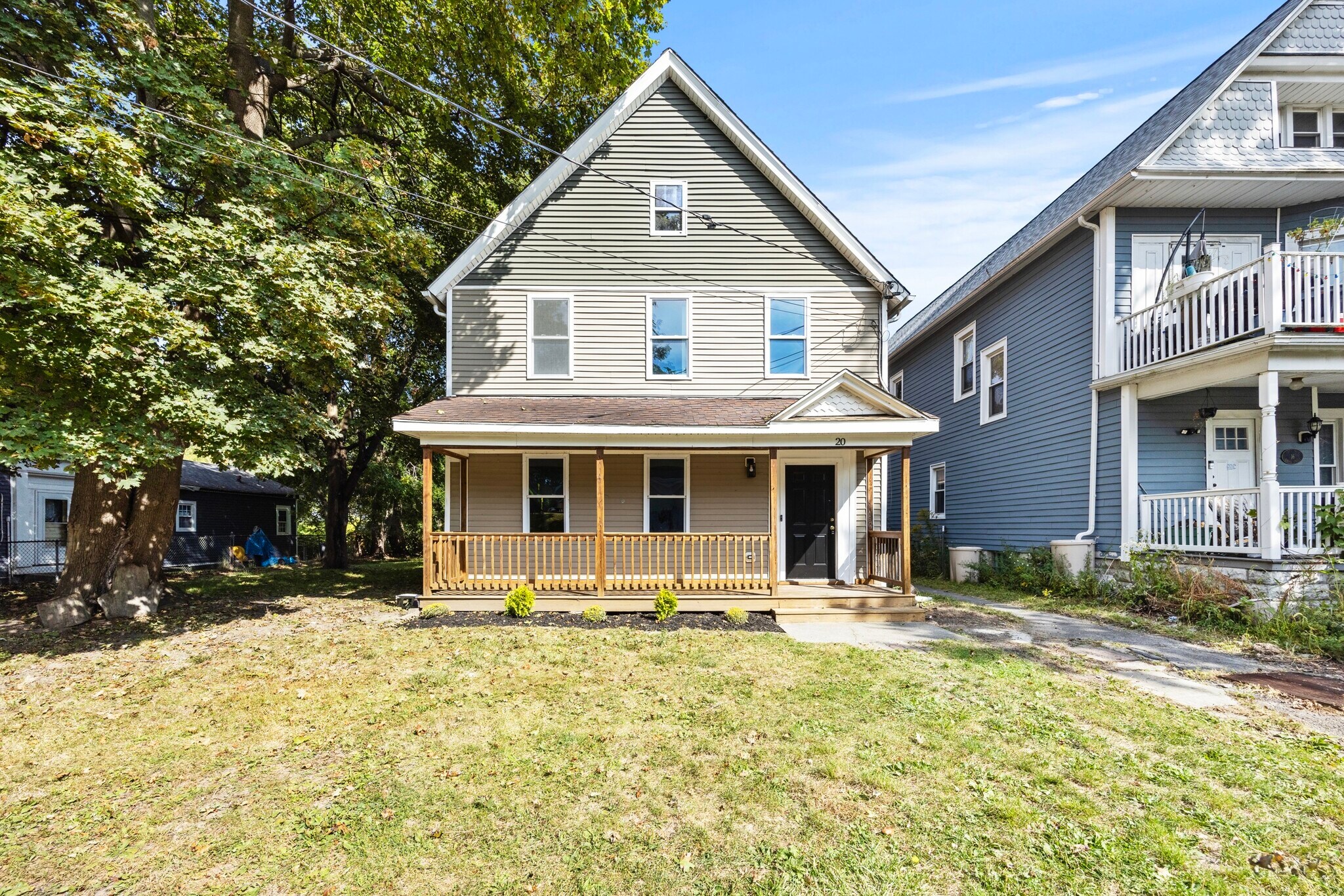 Building Photo - 16 School St