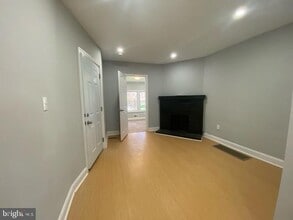 Building Photo - 4616 Pulaski Ave