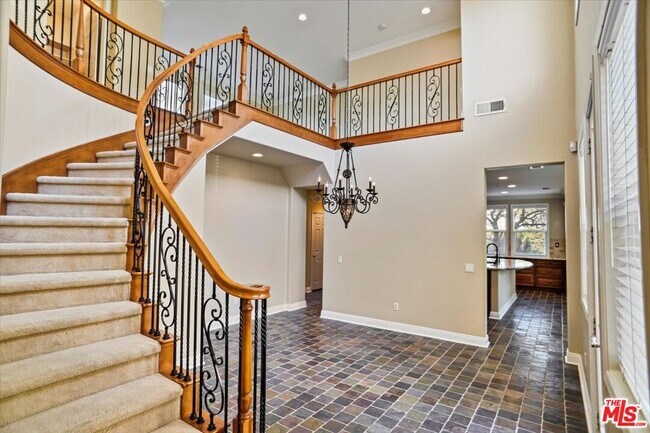 Building Photo - 29215 Starfall Way