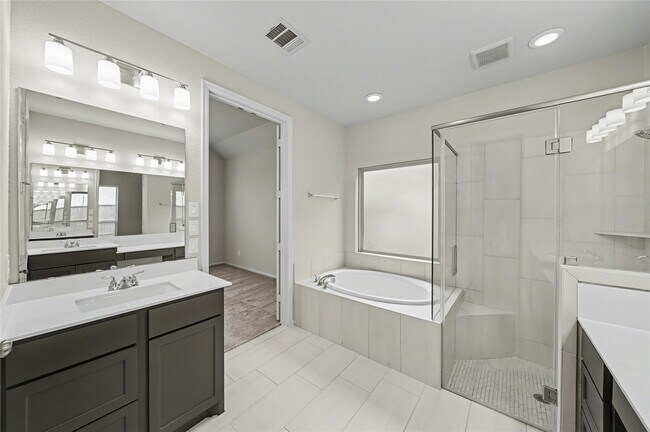 Building Photo - 31527 Splitting Willow Ln