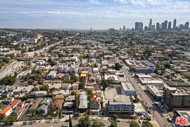 Building Photo - 318 Parkman Ave