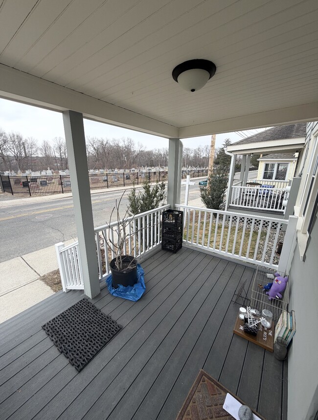 Building Photo - 52 Everett St