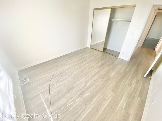 Building Photo - 2 br, 2 bath House - 2978 Juniper Hills #201