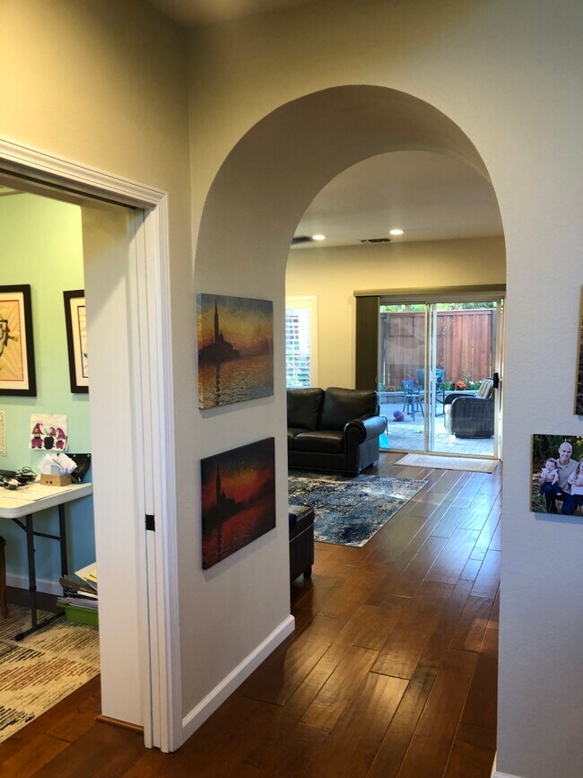 Building Photo - 3331 Grosbeak Ct