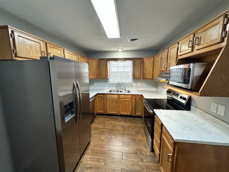 Building Photo - 3906 Dunbar Ave